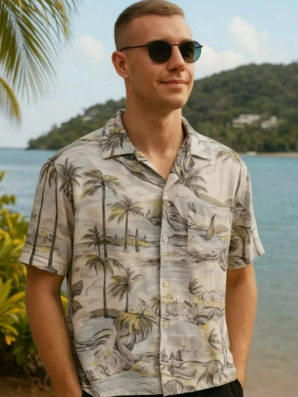 Silk Icon Vintage Short Sleeve 100% Silk Travel Button Down